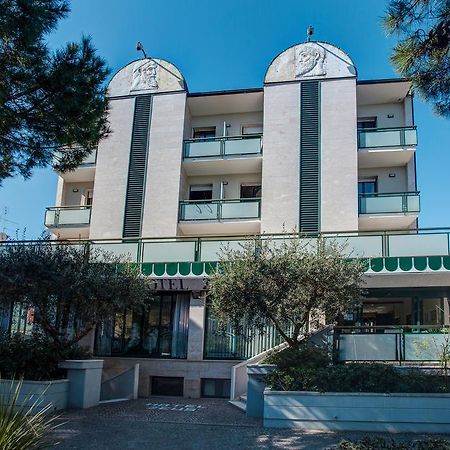 Hotel Zeus Чезенатико Экстерьер фото